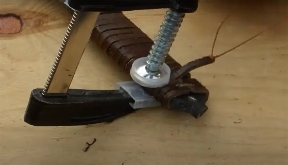 Wrapping Your Knife’s Handle With Leather Strip