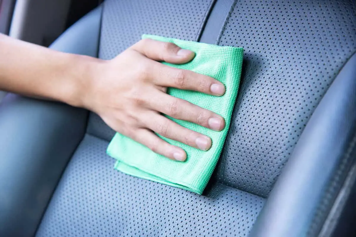 What are the Disadvantages of Leather Car Seats