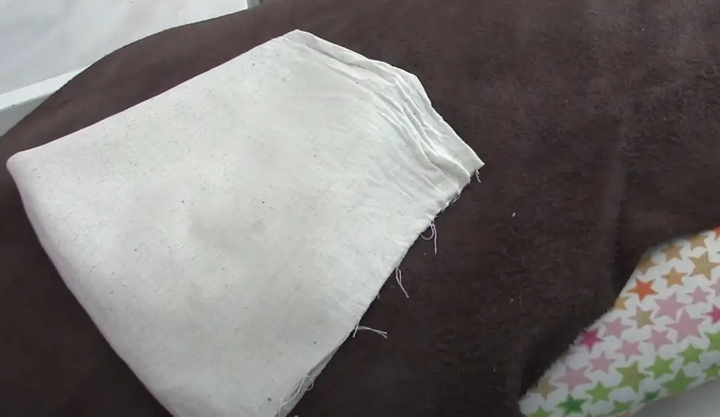 How to Remove Wrinkles Out of Suede by Steaming