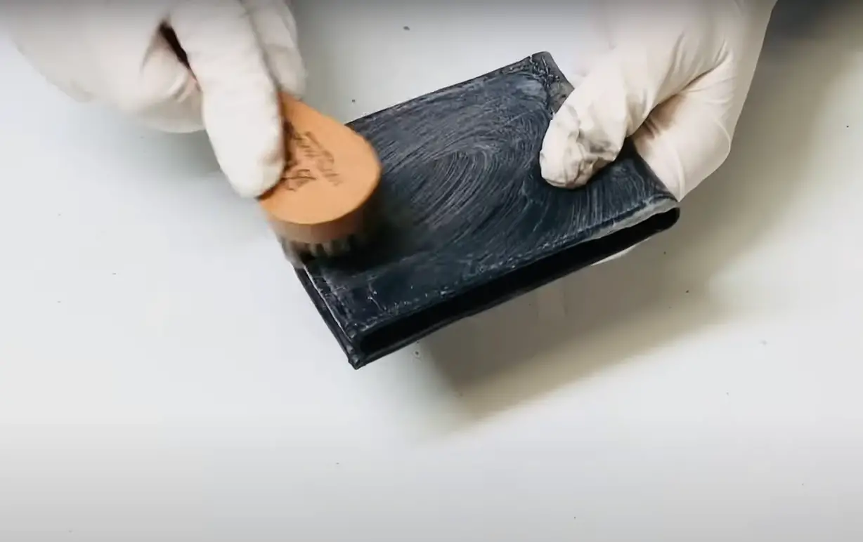 How to Clean Leather Wallets? LeatherProfy