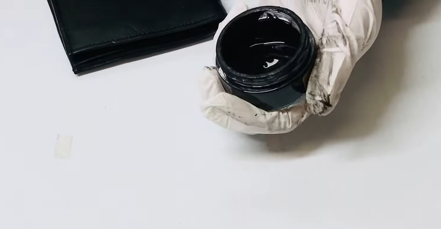 How to Clean Leather Wallets? LeatherProfy