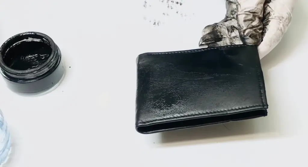 Tips for Correct and Effective Use of a Leather Wallet