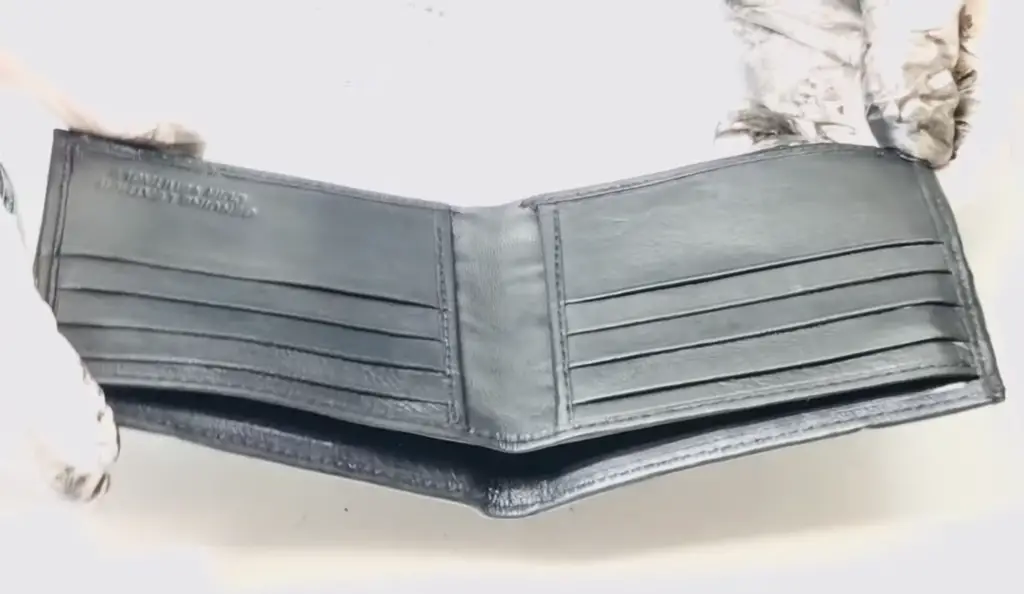 How long can a leather wallet last?