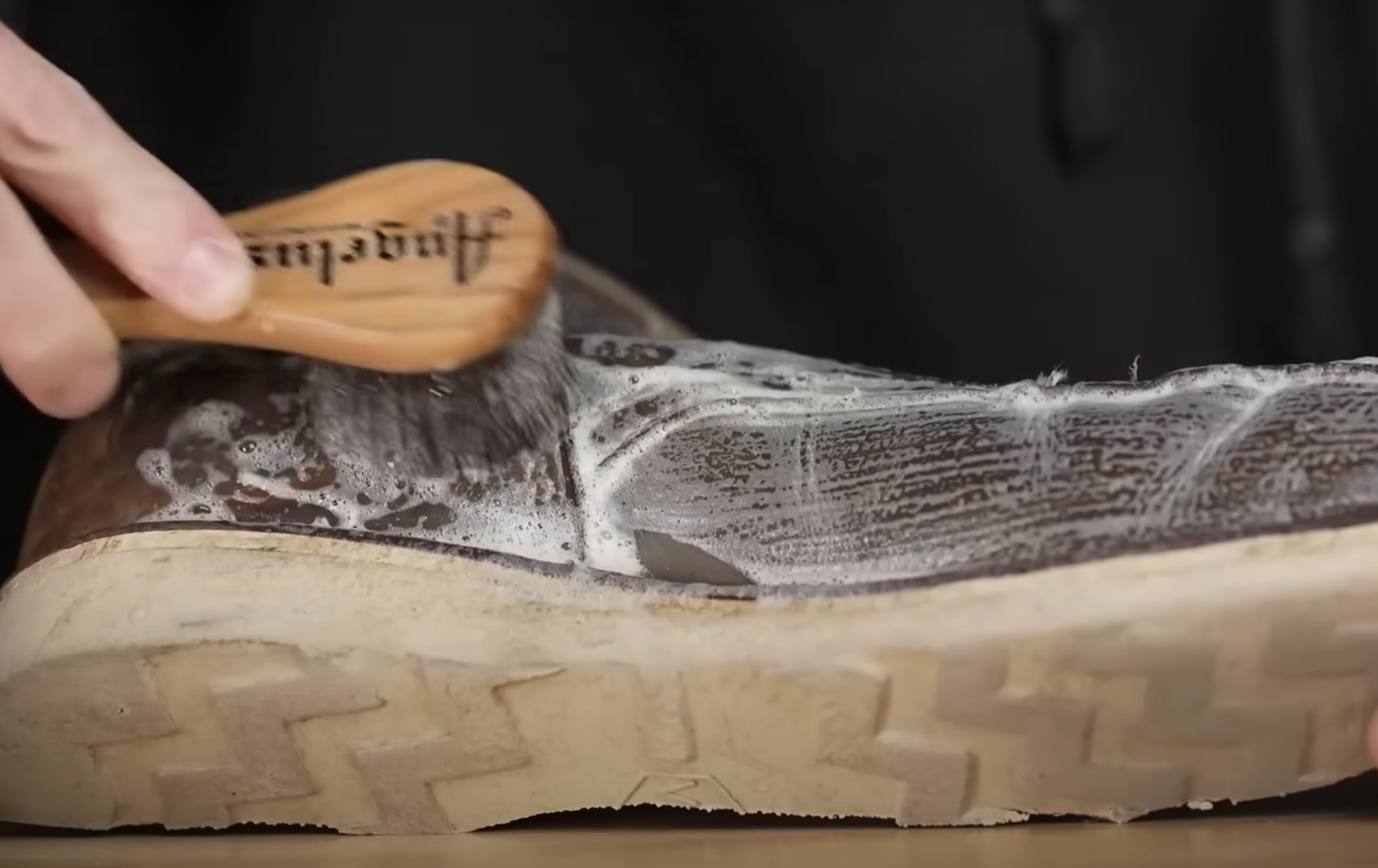 Leather Conditioner vs. Mink Oil What’s the Difference? LeatherProfy