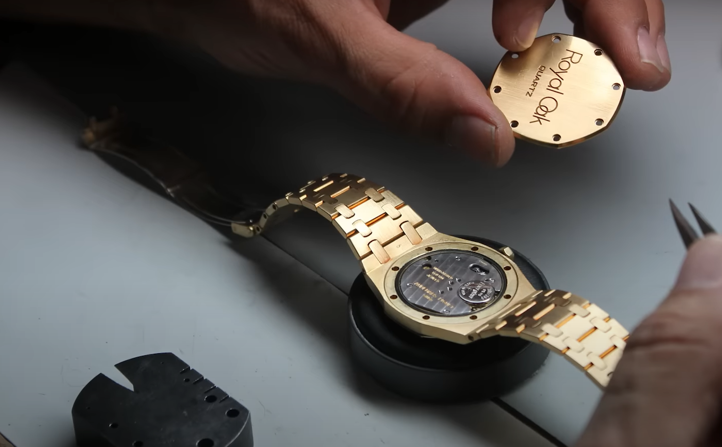 Metal vs. Leather Watch Band Which is Better? LeatherProfy