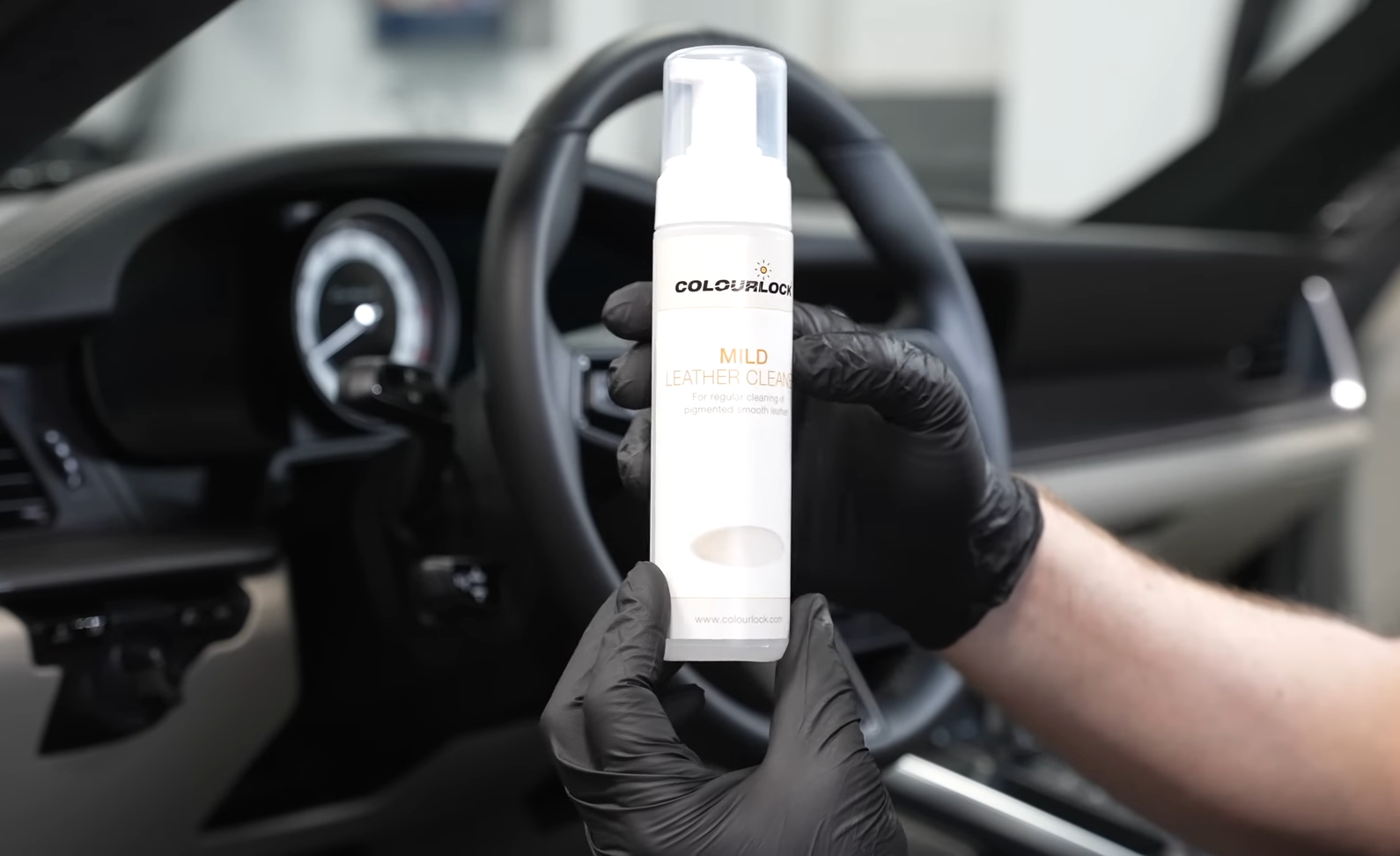 How to Clean a Leather Steering Wheel? LeatherProfy