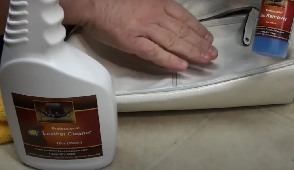 Does white vinegar ruin leather?