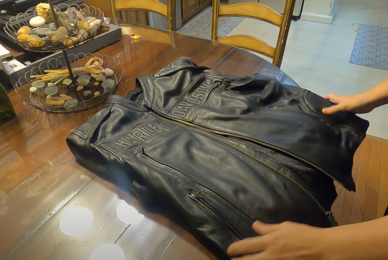 How to Fold a Leather Jacket? LeatherProfy