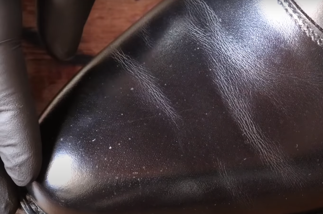 How to Get Creases Out of Leather Shoes? LeatherProfy