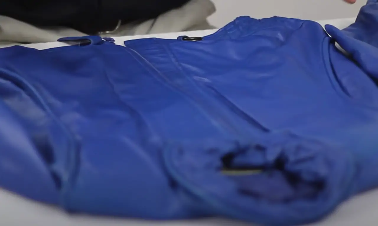 How to Get Smell Out of Leather Jacket? LeatherProfy