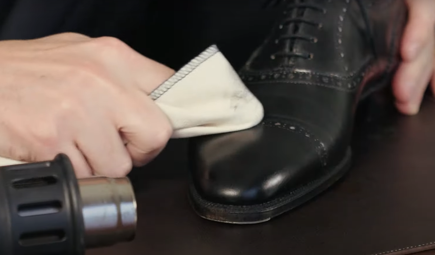 How to Remove Wax From Leather? LeatherProfy