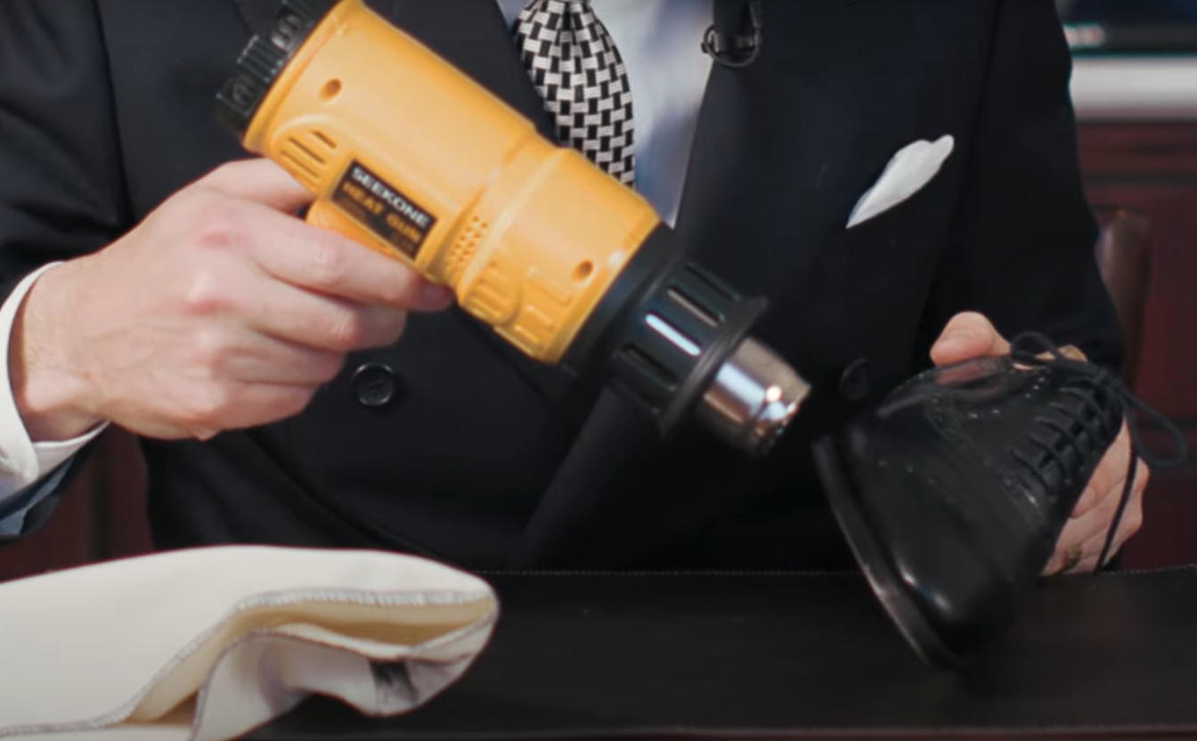 How to Remove Wax From Leather? LeatherProfy