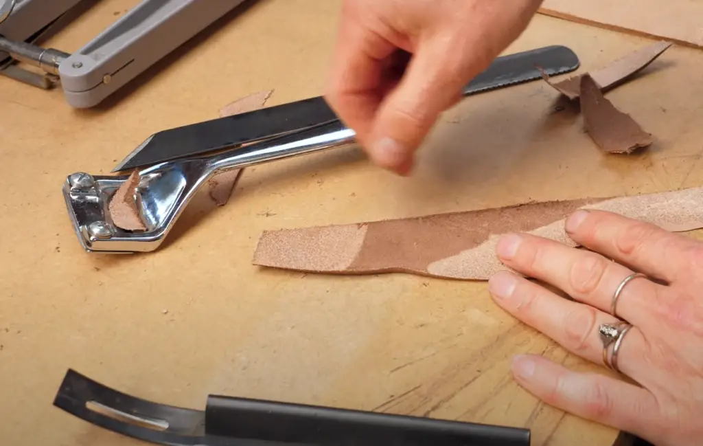 Important Tips On Using The Exacto Knife To Thin Leather