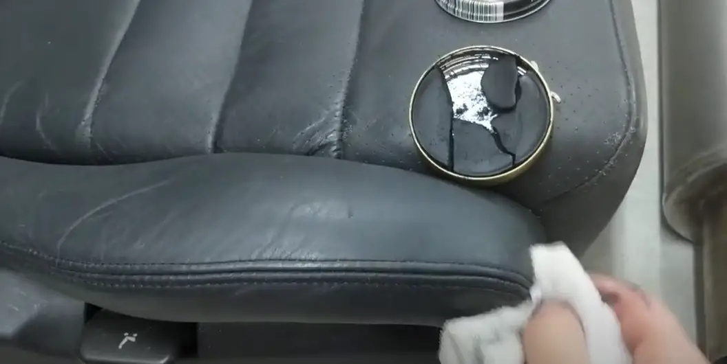 Steps to Fix a Mark on Leather with Shoe Polish