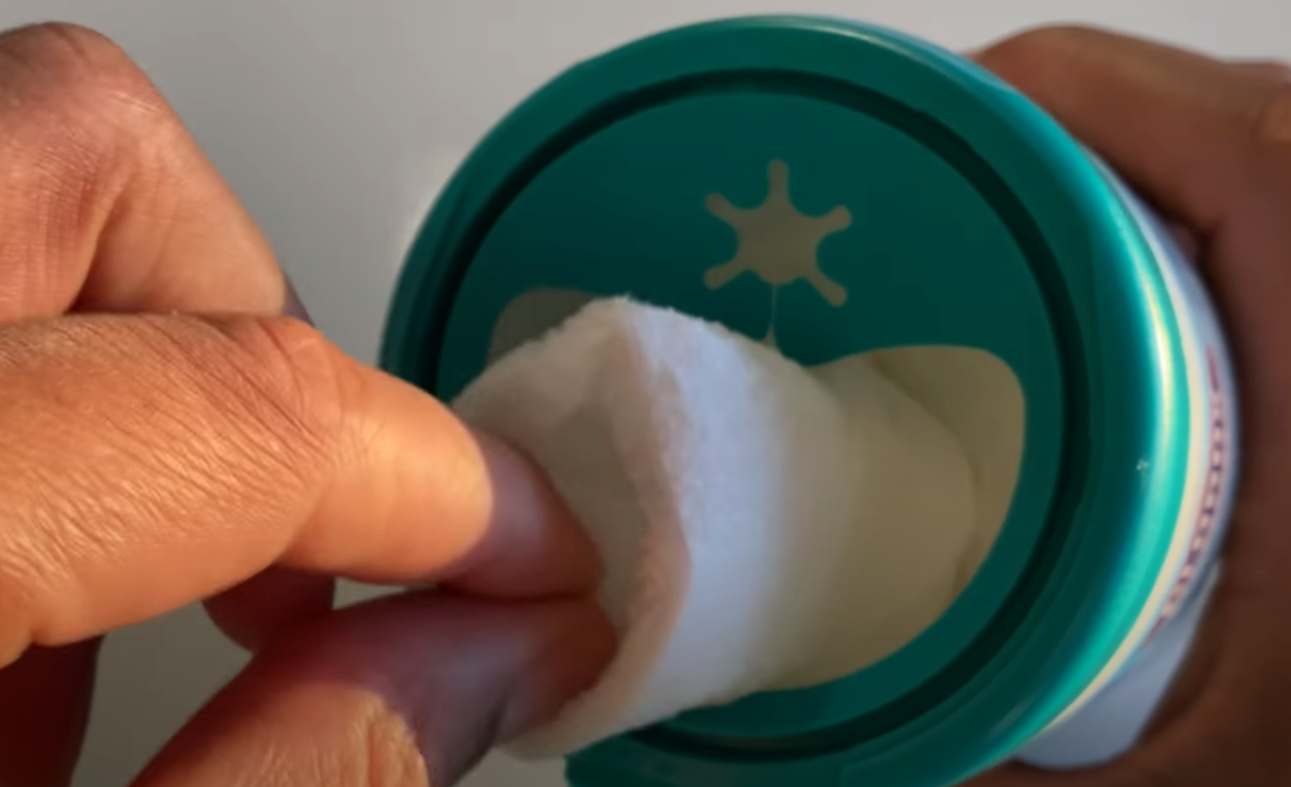 Can You Use Clorox Wipes on Leather? LeatherProfy