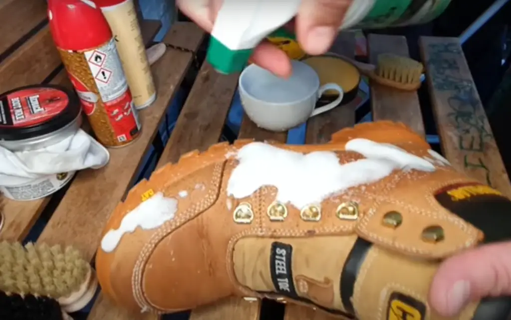 How to Properly Apply Mink Oil to Suede?