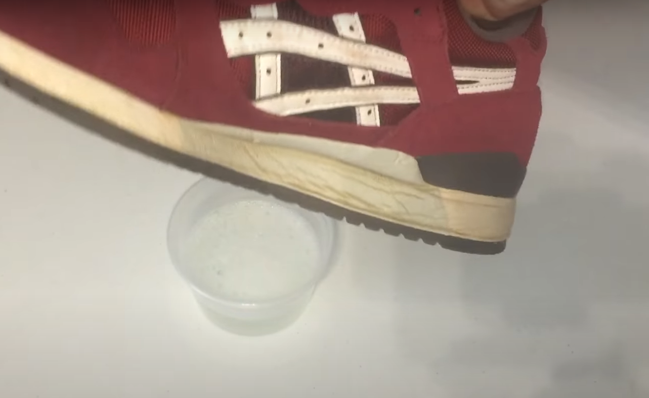How to Clean Suede Shoes With Vinegar? LeatherProfy