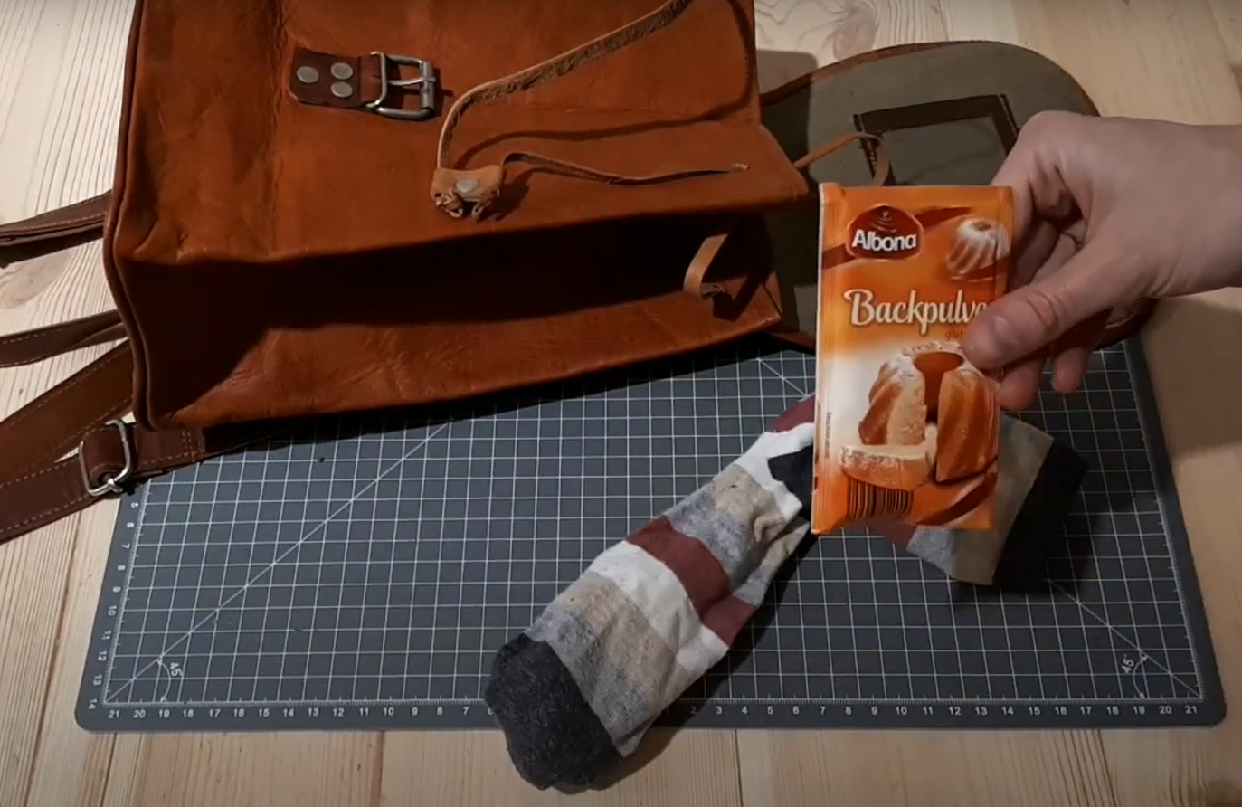 How to Remove Leather Smell? LeatherProfy