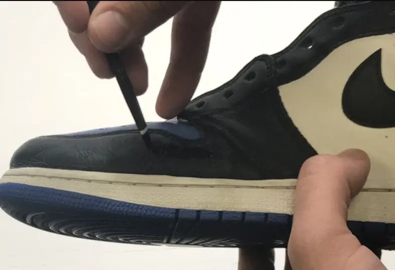 Removing Scuff Marks And Creases