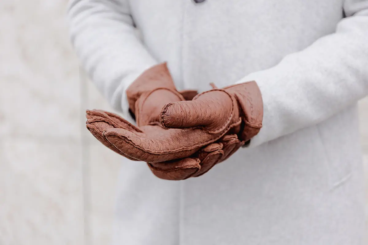 How Should Leather Gloves Fit