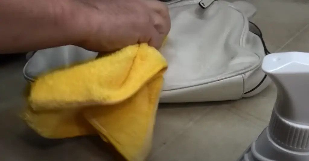 Does Bleach Remove Leather Dye?